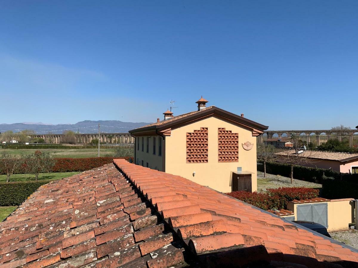 Affittacamere Agli Archi Capannori Exteriör bild